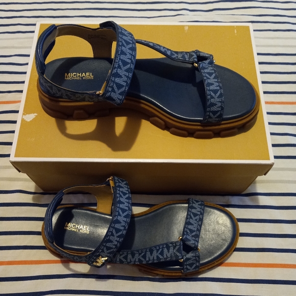 Michael Kors Ridley Lug Sole Sandals - Picture 2 of 16